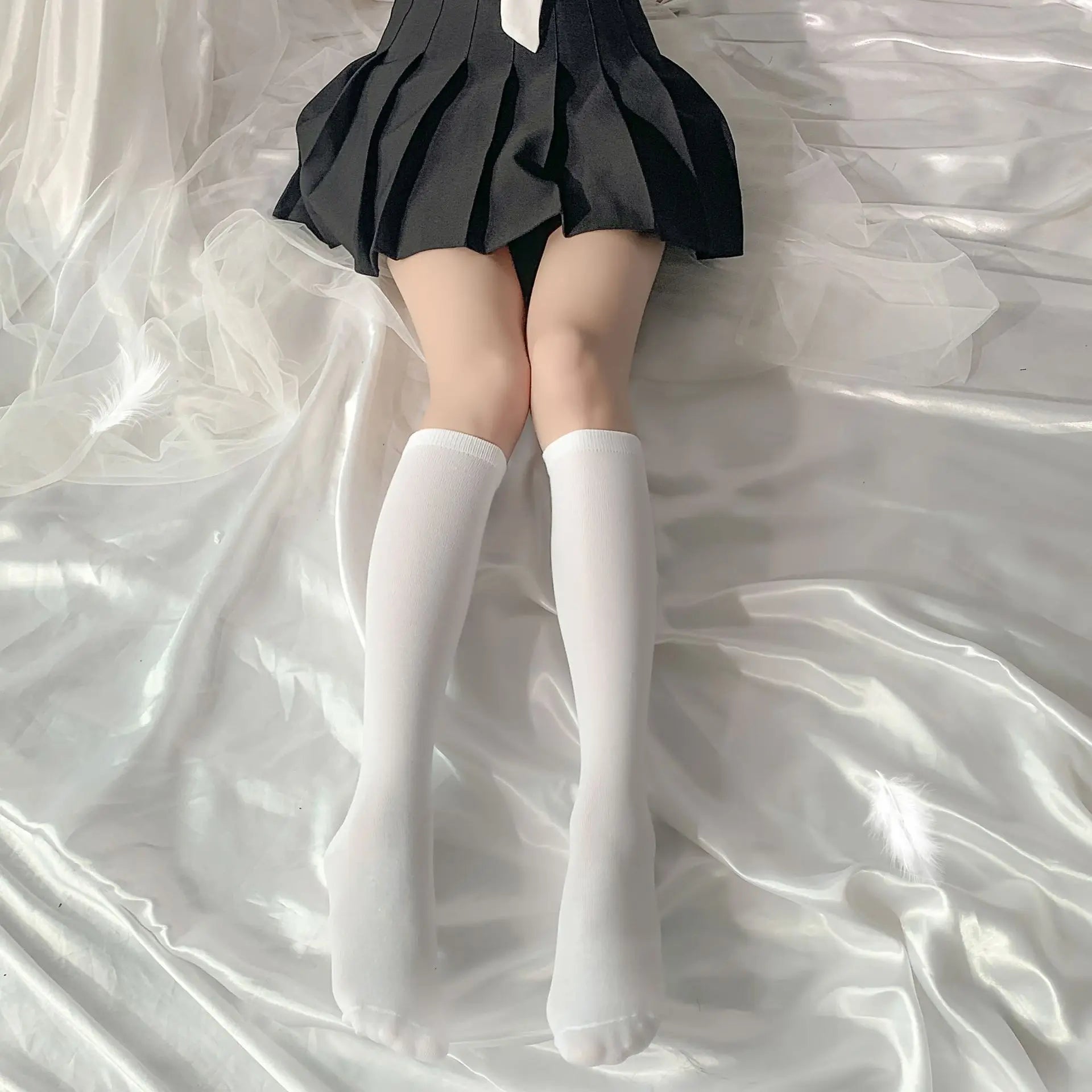 Japanese School Style White Cotton Calf Socks – Mid-Tube for Students & Cheerleading