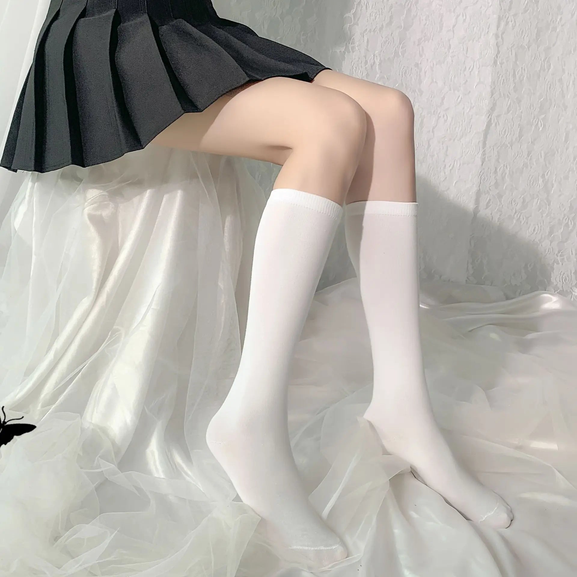 Japanese School Style White Cotton Calf Socks – Mid-Tube for Students & Cheerleading